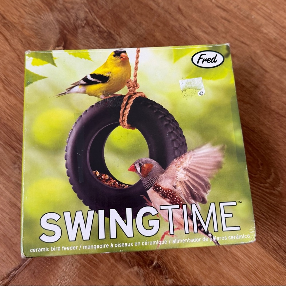Fred Tire Swing Bird Feeder Black Tire-Style Hanging Bird Feeder